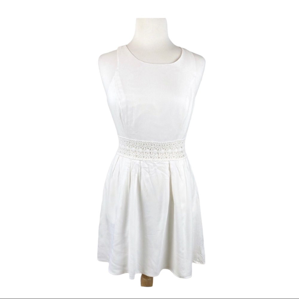 Kimchi Blue - Sleeveless White Dress